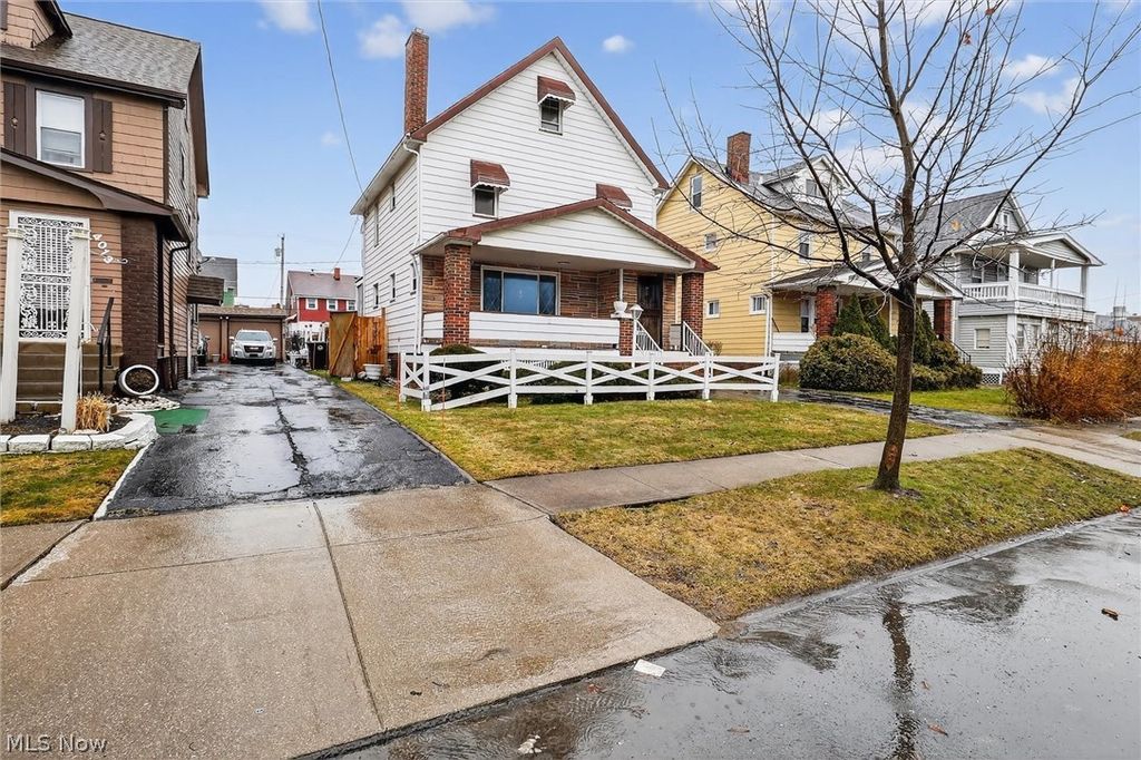 Photo of 4017 E 144th Street, Cleveland, OH 44128 (MLS # 5191376)