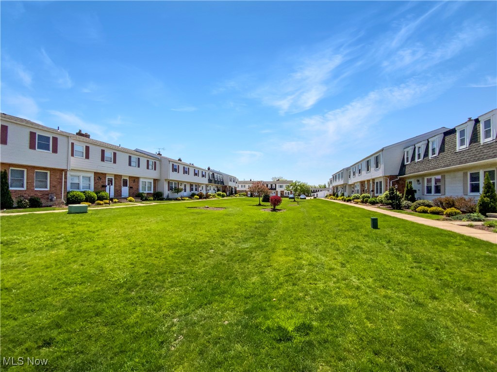7451 Essex Drive, Mentor, Ohio image 10