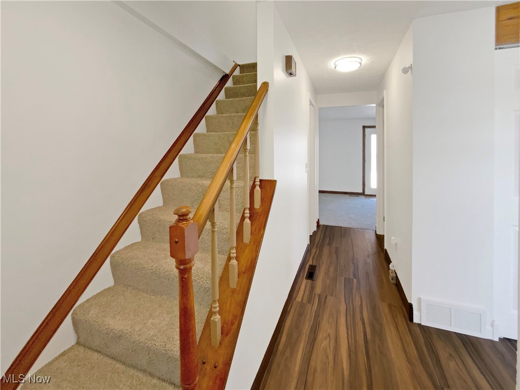 7451 Essex Drive, Mentor, Ohio image 11