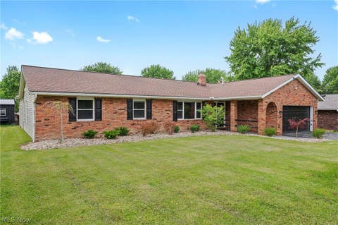 Homes For Sale - 19474 Benbow Road<br/> Strongsville, OH 44136