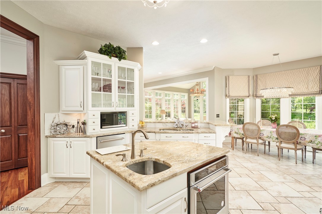 Bath, Ohio 44333, United States, 5 Bedrooms Bedrooms, ,6 BathroomsBathrooms,Residential,Contingent,146886