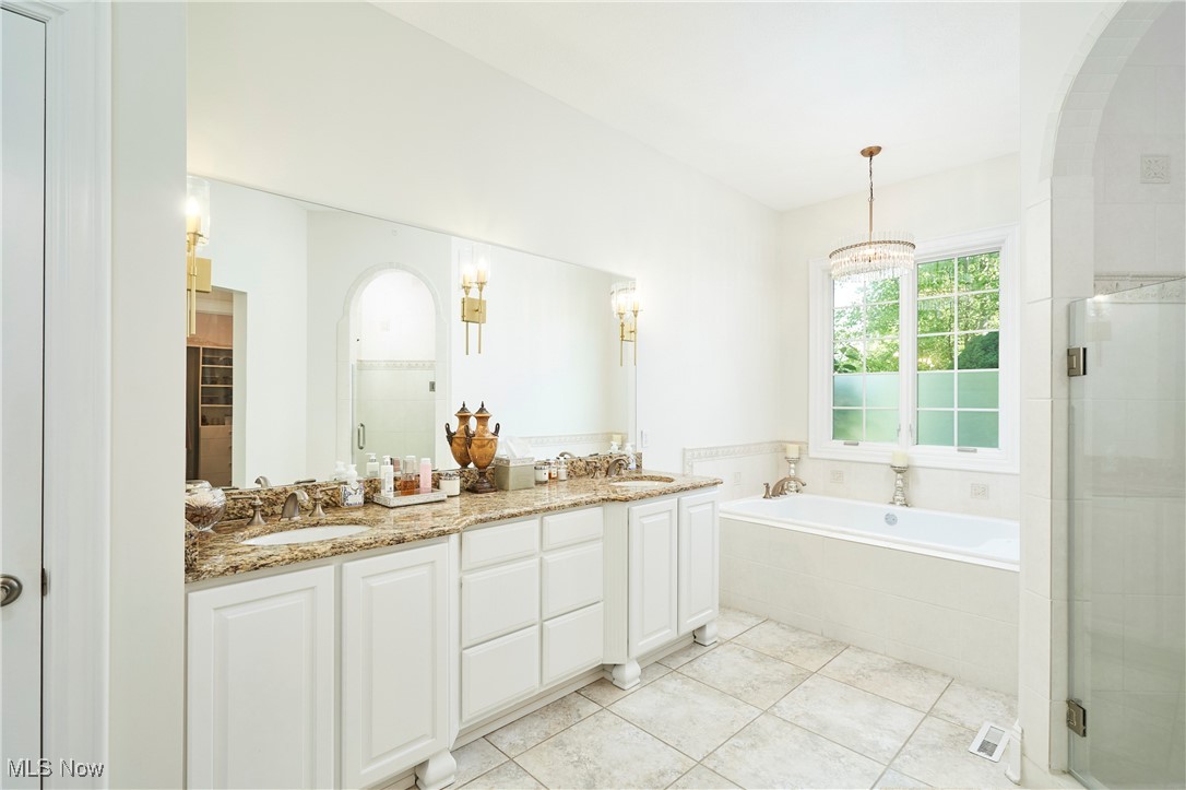 Bath, Ohio 44333, United States, 5 Bedrooms Bedrooms, ,6 BathroomsBathrooms,Residential,Contingent,146886