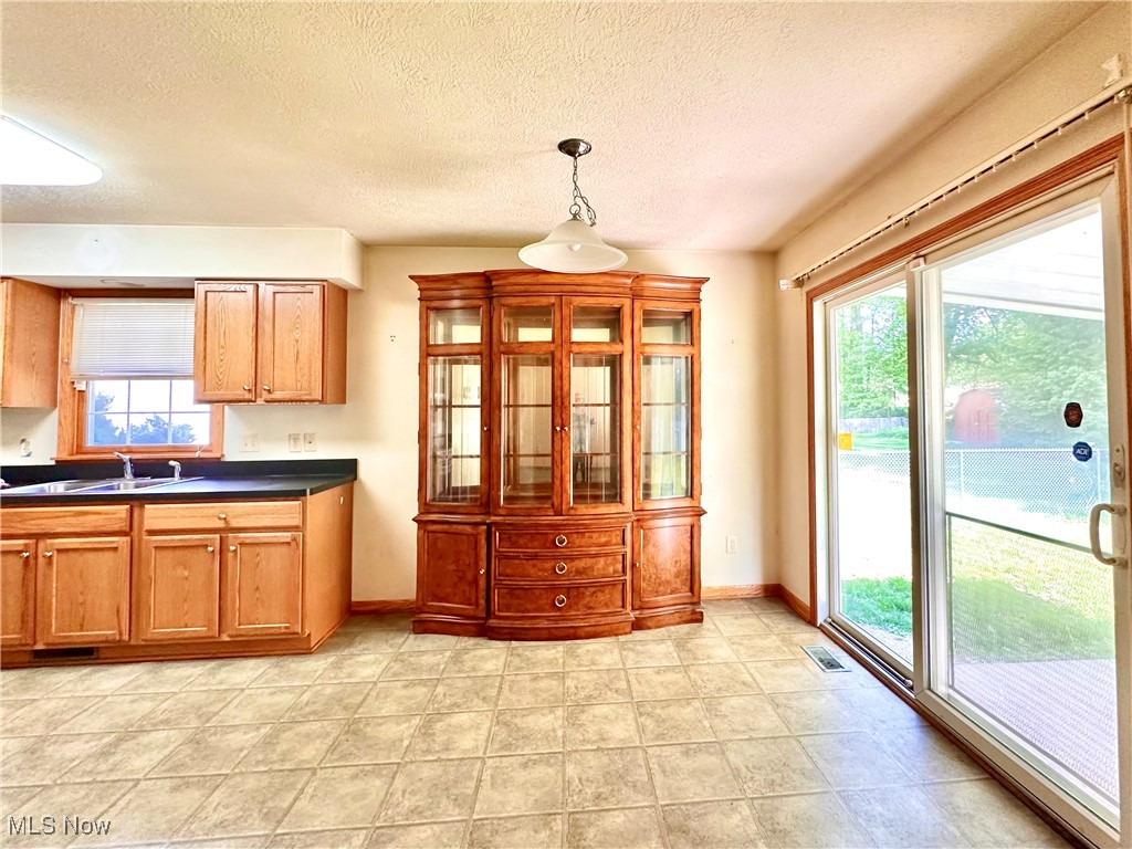 224 Natale Drive, Cortland, Ohio image 8