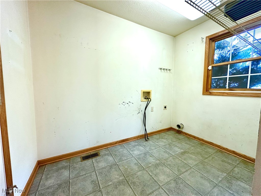224 Natale Drive, Cortland, Ohio image 22
