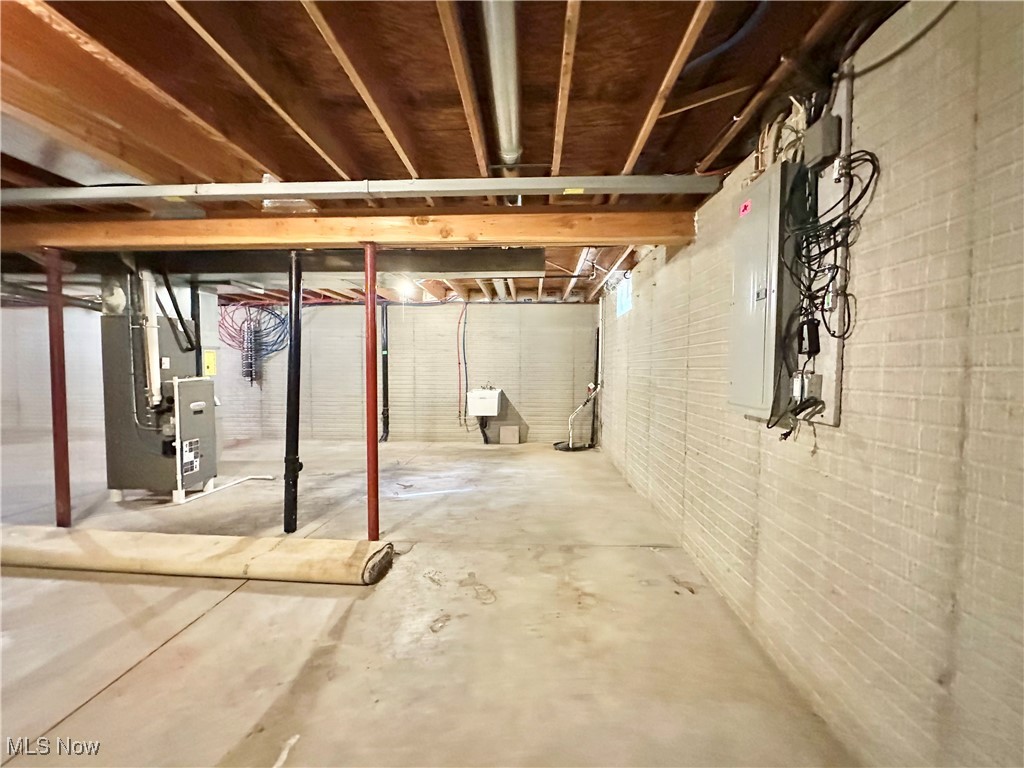 224 Natale Drive, Cortland, Ohio image 30