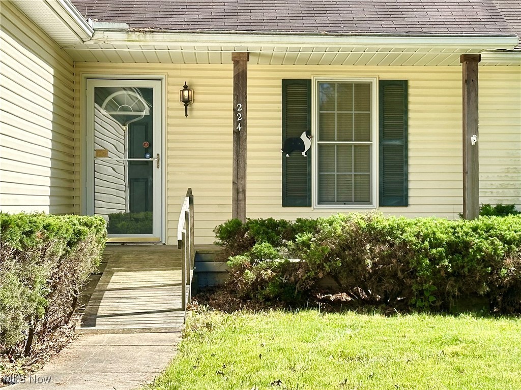 224 Natale Drive, Cortland, Ohio image 3