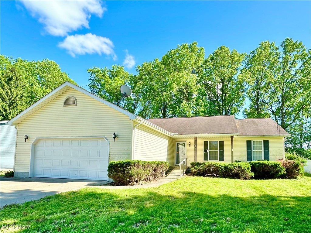 224 Natale Drive, Cortland, Ohio image 2