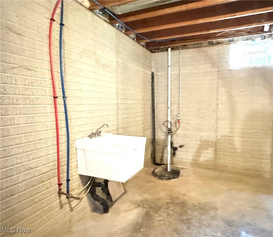 224 Natale Drive, Cortland, Ohio image 33