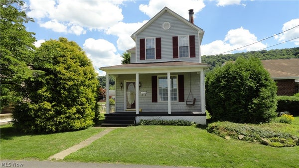 128 COLUMBIA DR, CHESTER, WV 26034 - Image cee9fedfdf53b6c2e1aa0515c532db43/1381557020