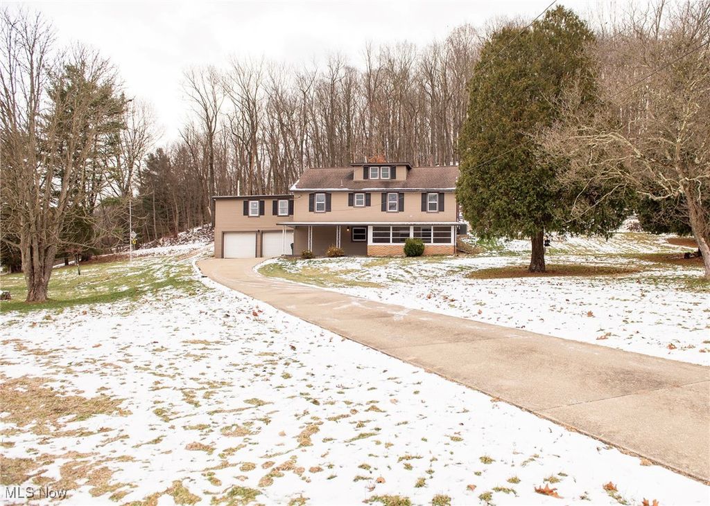 Photo of 1549 Ridge Road NE, New Philadelphia, OH 44663 (MLS # 5173511)