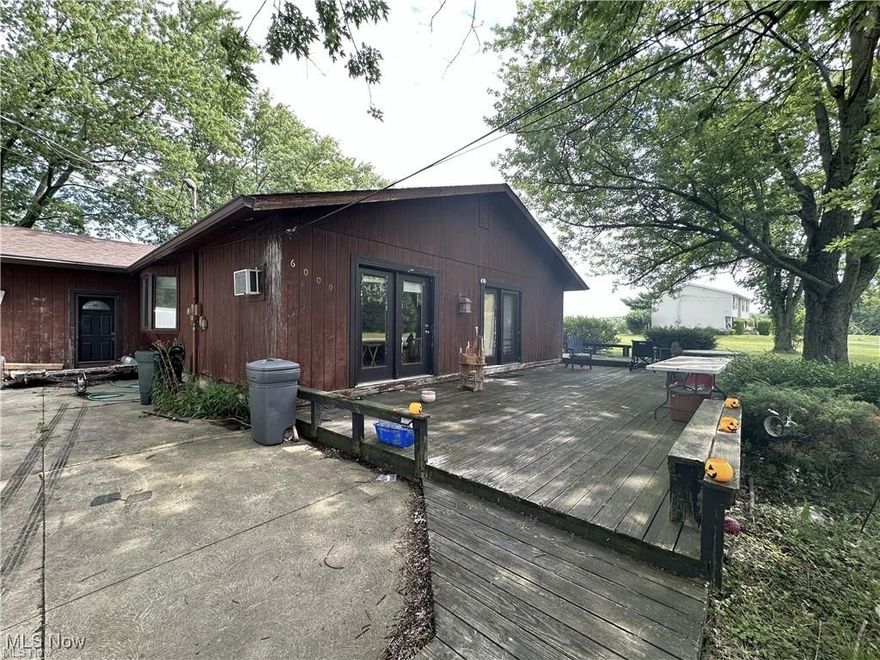 Welcome home to this sprawling Ranch located in the gated community of Cinnamon Lake! Many amenities include use of the Lodge, Community Center, Pavilions, Beach, Pool, Marina, Dry Dock, & campground. This spacious Ranch has so much potential! Vaulted Family Room that opens to the eat-in Kitchen.  Primary Bedroom with private full bath, 3 nice size additional bedrooms, Laundry Room, additional full bath. This will need some TLC  but you can make it your own! Really nice space here!