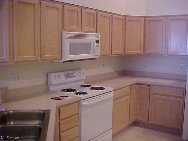 Villas/Chapel Hill Condos Ph I - Residential