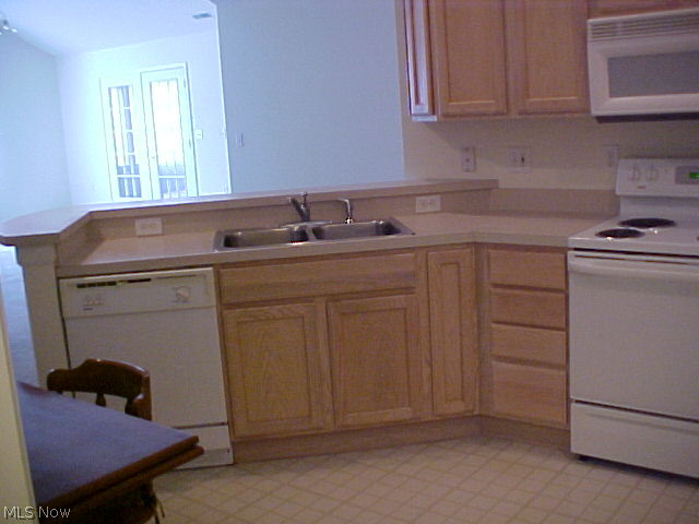 Villas/Chapel Hill Condos Ph I - Residential