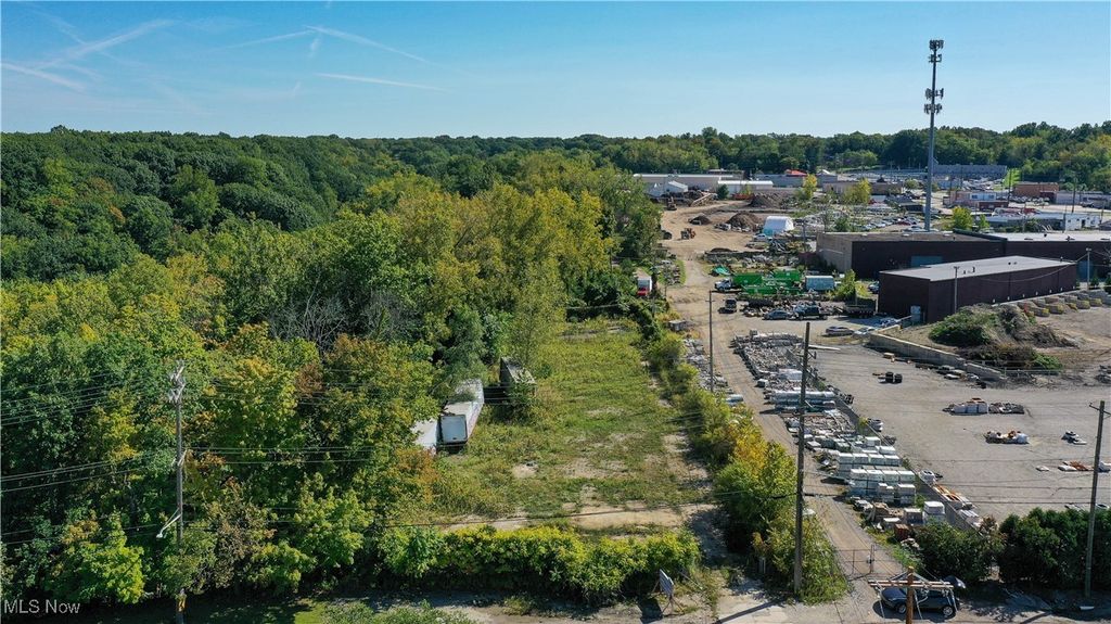 Photo of 4188 Glenridge Road, Cleveland, OH 44121 (MLS # 5167066)