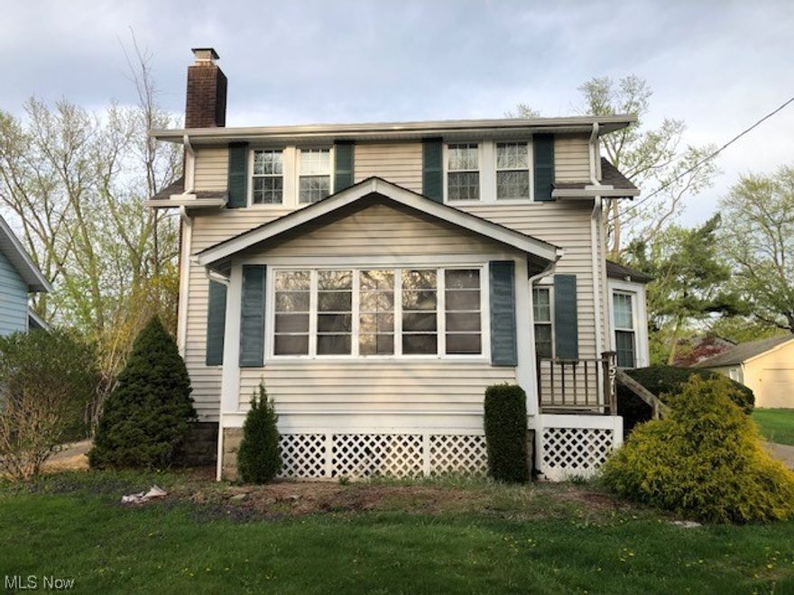 This Lyndhurst property with three bedrooms and 1.5 bathrooms is the perfect family home. The updated kitchen features modern appliances and plenty of counter space. The large living room and dining room combination boasts a bay window, complemented by hardwood floors and a cozy gas fireplace. Ceiling fans in the main living areas provide additional comfort on warm days.
Vinyl replacement windows add to the energy efficiency and modern look of the house. The oversized two-car garage with a walk-up loft provides ample storage space or even a home office or gym. The first-floor family room offers additional living space and plenty of storage, while the first-floor laundry room adds to the convenience of the house. A three-season room is the perfect place to relax and unwind while enjoying the outdoors, without worrying about the weather. This charming house offers everything your family needs and is conveniently located close to everything Lyndhurst has to offer.
Don't miss out on the