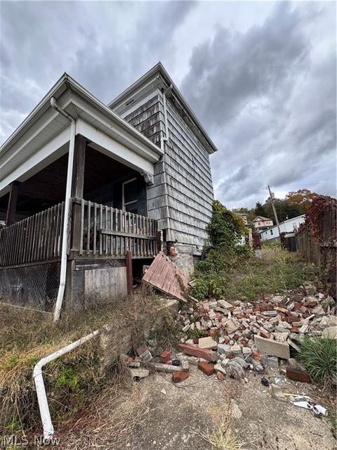 Tiny photo for 519 Clinton Street, Martins Ferry, OH 43935 (MLS # 5188045)