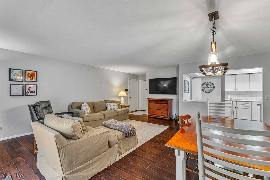 Lakes/Bay Lndg Condo - Residential