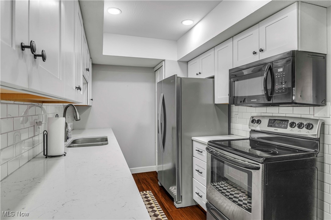 Lakes/Bay Lndg Condo - Residential