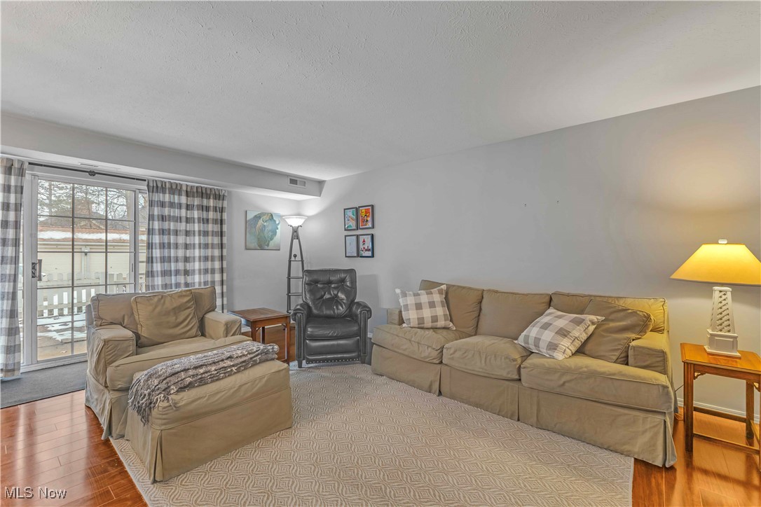 Lakes/Bay Lndg Condo - Residential