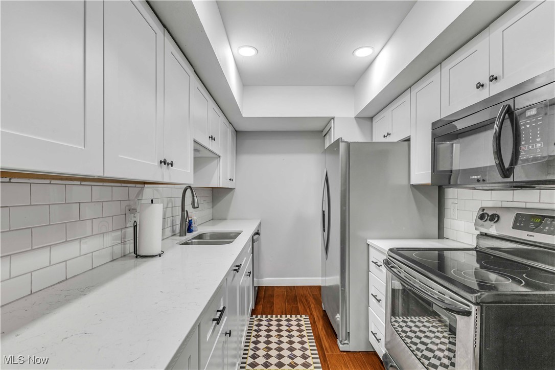 Lakes/Bay Lndg Condo - Residential