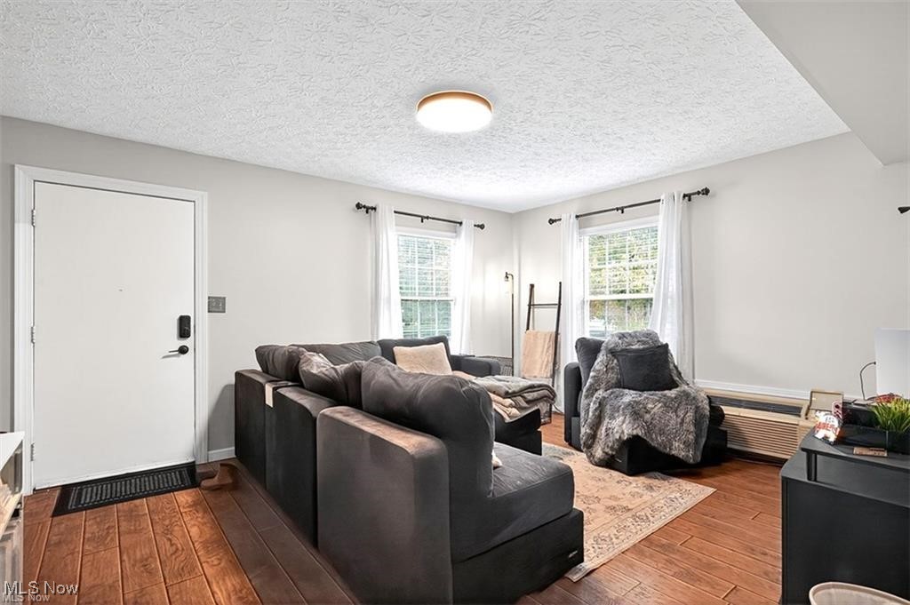 Village In Falls Condo - Residential