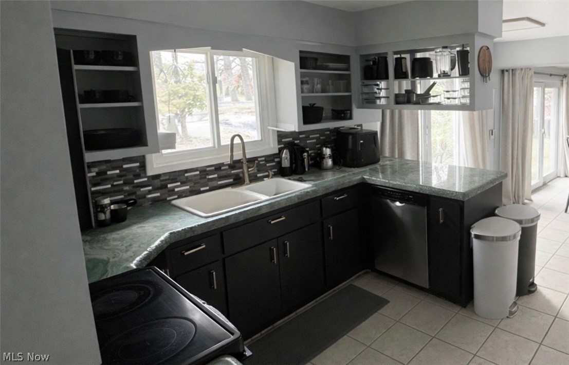 Albert Riapo 07-A - Residential