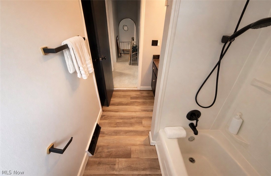 Albert Riapo 07-A - Residential