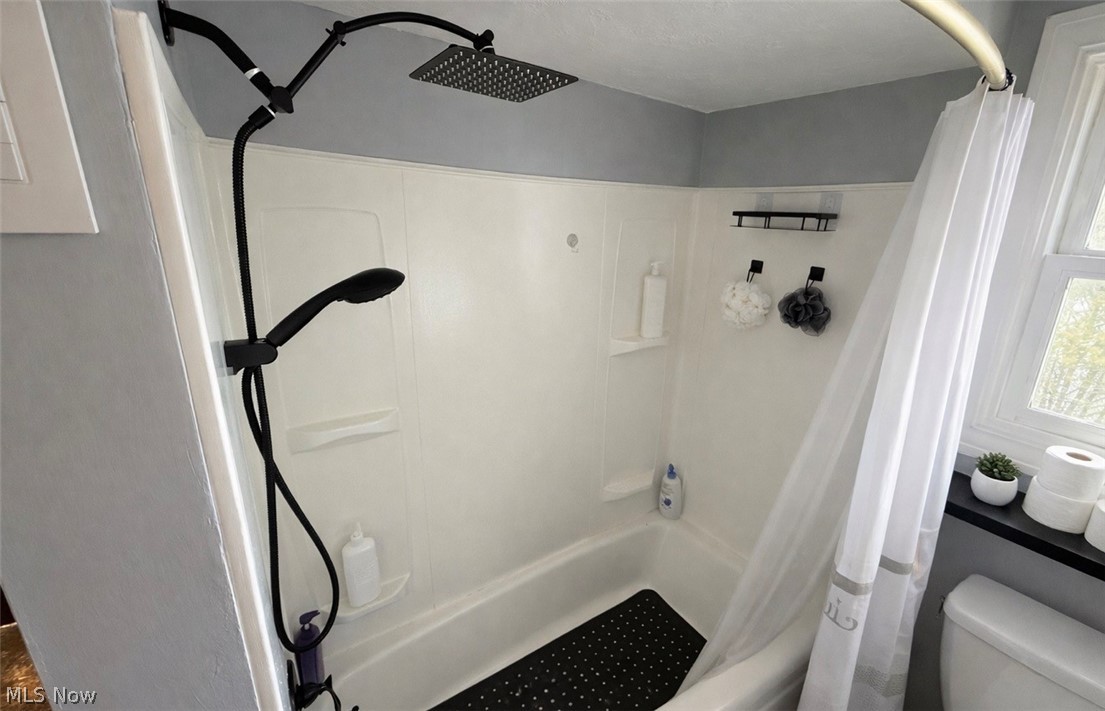 Albert Riapo 07-A - Residential