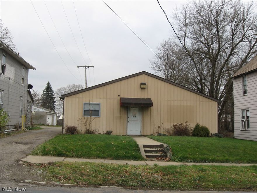 Multi-Use building. Retail, light manufacturing, office. Approximately 1,400 square feet and in good condition with ample parking behind the building. Owner's motivated to sell.
