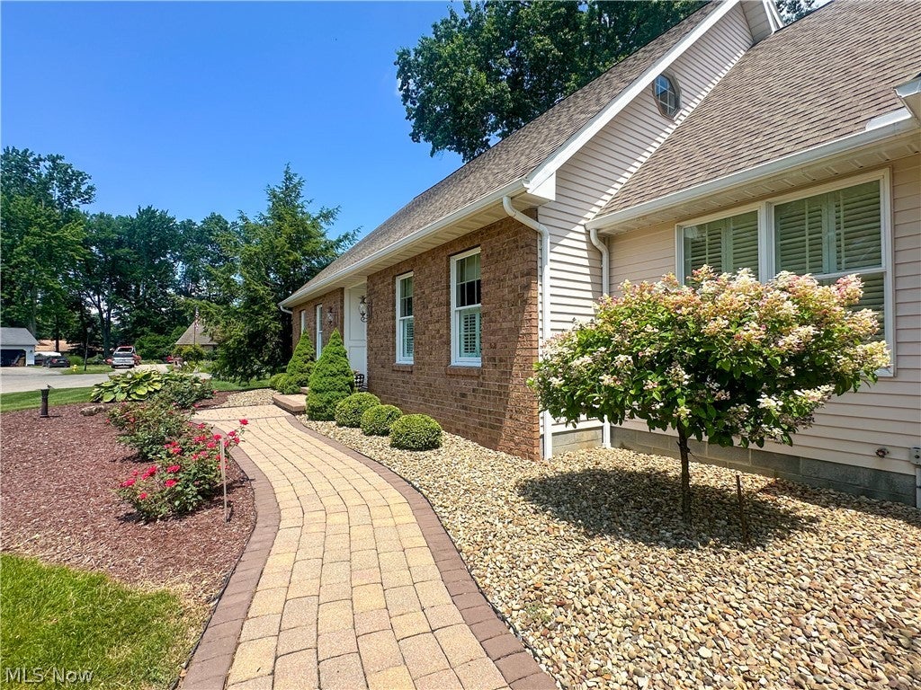 100 Onyx Place