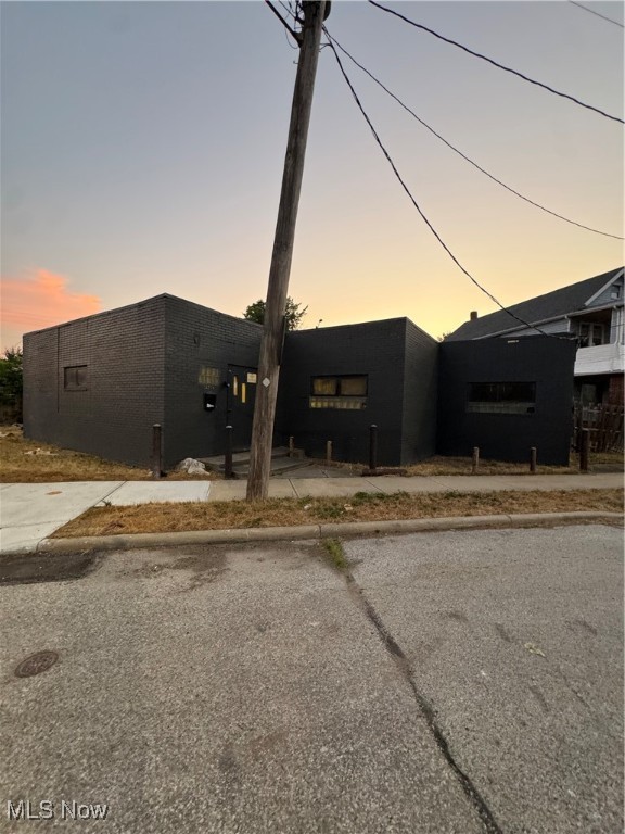 Abner & Thomas D Crosbys Allo - Commercial Sale