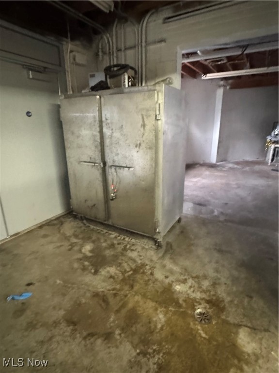 Abner & Thomas D Crosbys Allo - Commercial Sale