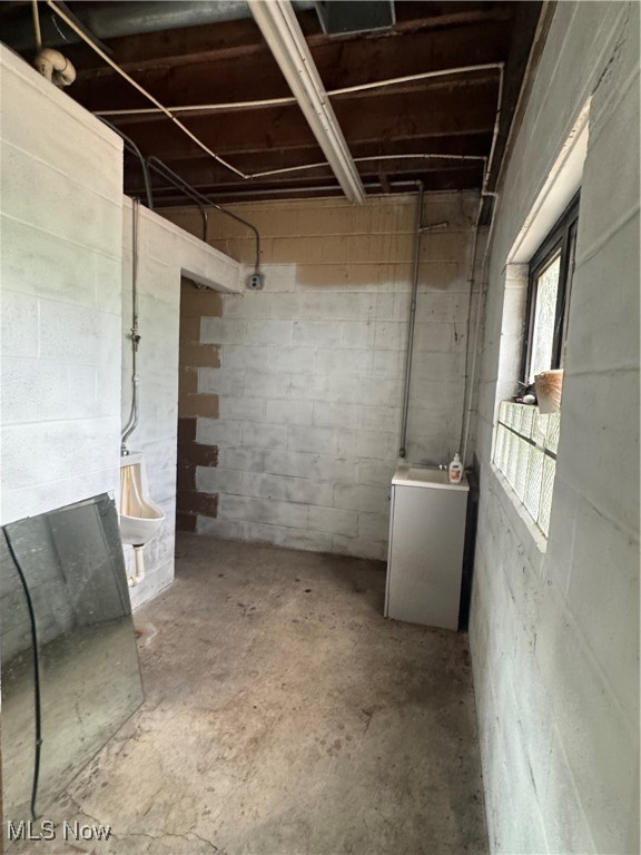 Abner & Thomas D Crosbys Allo - Commercial Sale