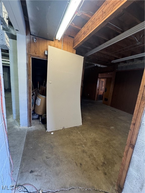 Abner & Thomas D Crosbys Allo - Commercial Sale