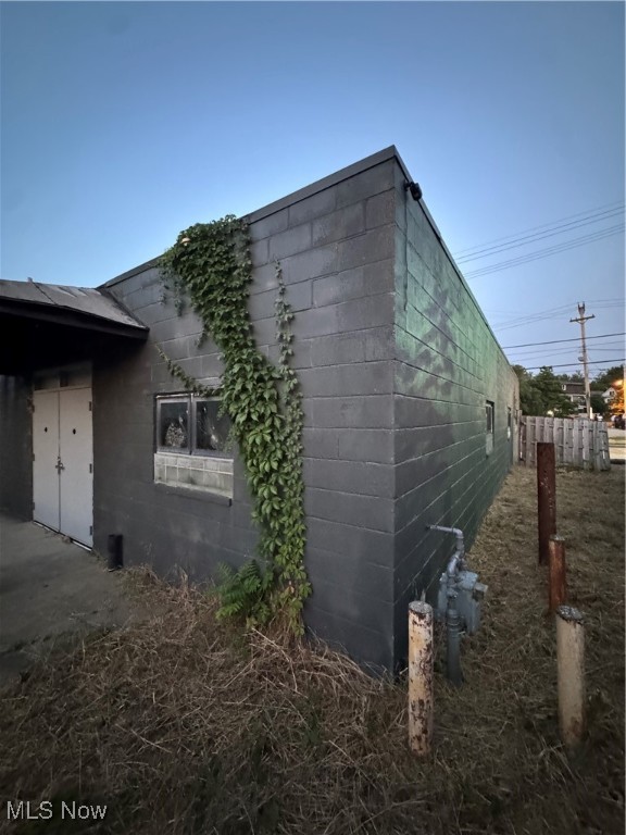 Abner & Thomas D Crosbys Allo - Commercial Sale