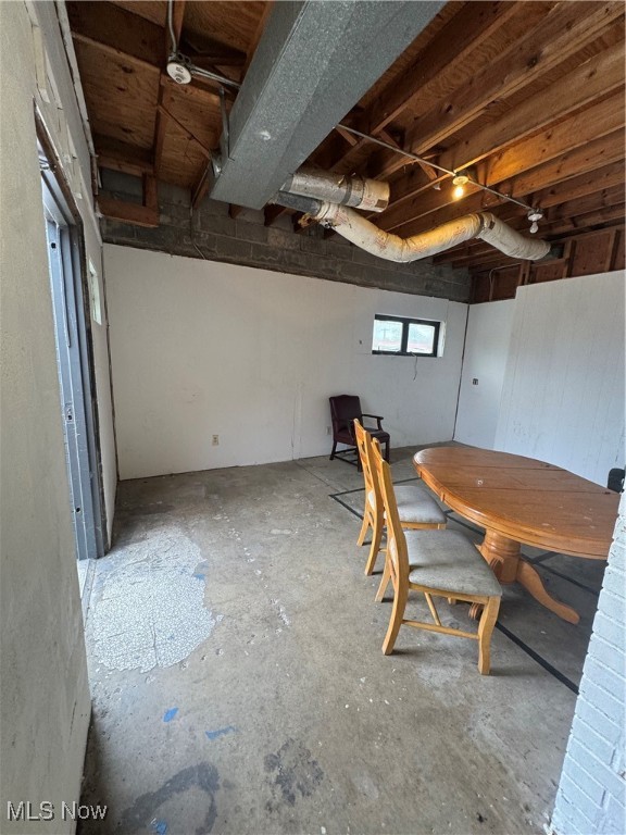 Abner & Thomas D Crosbys Allo - Commercial Sale