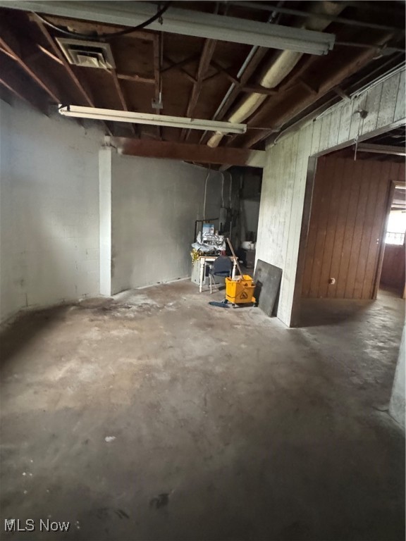 Abner & Thomas D Crosbys Allo - Commercial Sale