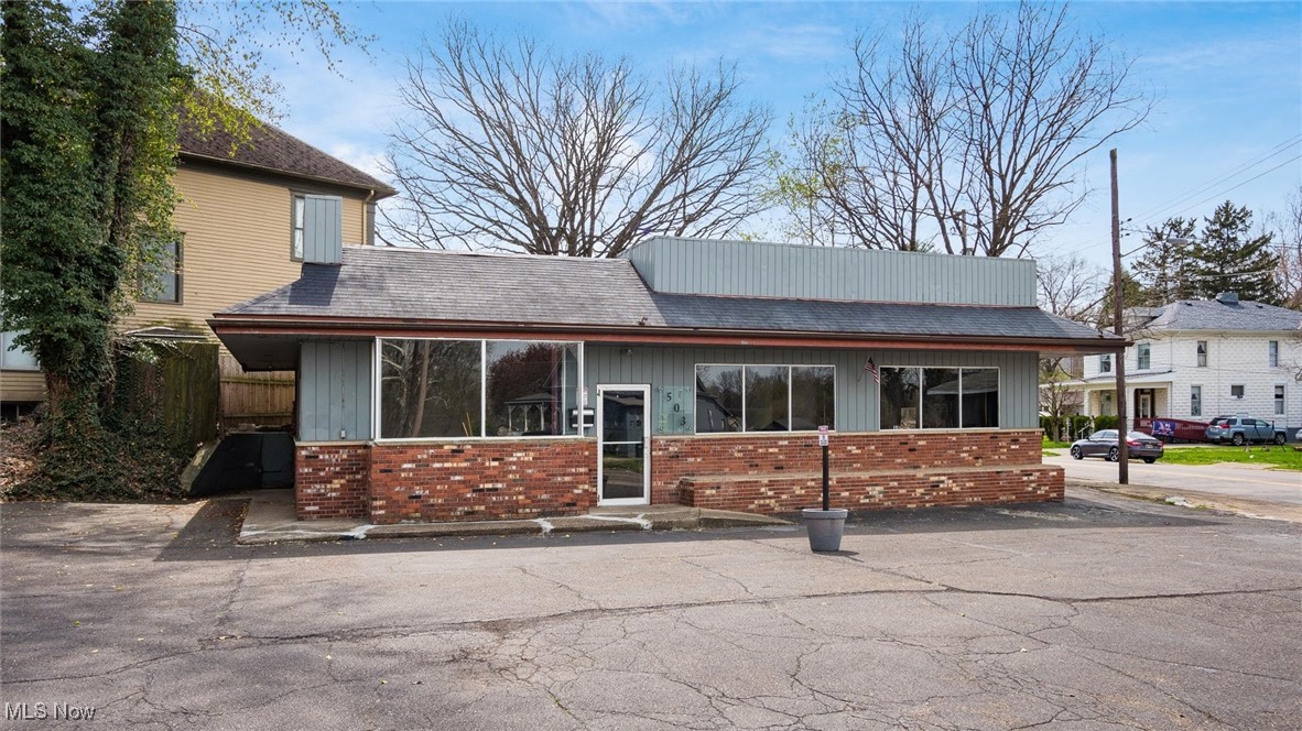 Commercial Opportunity Listing
Prime Commercial Space Available in Zanesville, Ohio
Unlock the potential of this centrally located commercial property in the heart of Zanesville, Ohio. Previously operated as 360 Bike Shop, this versatile building offers an excellent opportunity for your business to thrive in a bustling area with high visibility and easy access.
Key Features:
Location: Centrally situated within Zanesville, attracting consistent foot traffic and convenient accessibility.
Existing Equipment: A fully functional kitchen hood remains inside the building, ideal for businesses looking to incorporate food services or restaurant facilities.
Versatile Layout: The open floor plan can be easily customized to suit a variety of business needs, from retail to food service and beyond.
Don't miss the chance to establish your business in this prime location. For additional details or to schedule a viewing, please contact your local agent.
Seize this opportunity to bring your business vision to life in Zanesville!