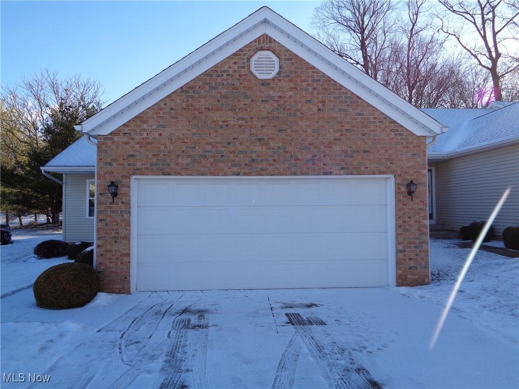 Photo of 3180 Mariners Island Drive NW, Canton, OH 44708 (MLS # 5183147)