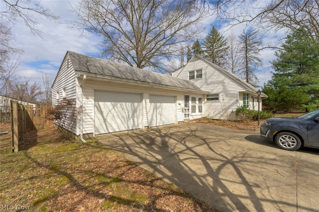 Photo of 1165 Hampton Road, Kent, OH 44240 (MLS # 5194246)