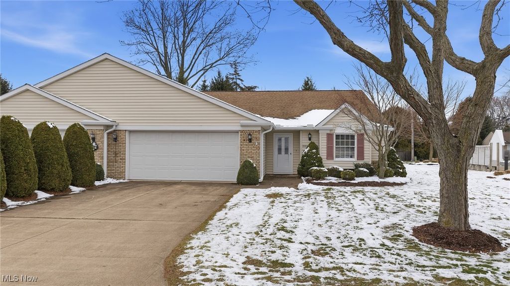 Photo of 1002 Brittany Drive, Huron, OH 44839 (MLS # 5176063)