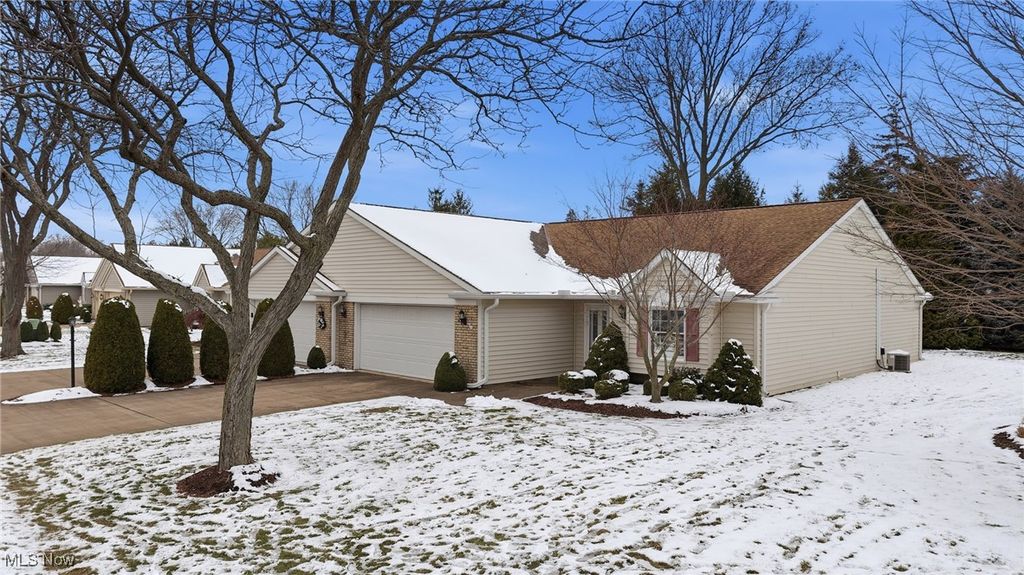 Photo of 1002 Brittany Drive, Huron, OH 44839 (MLS # 5176063)