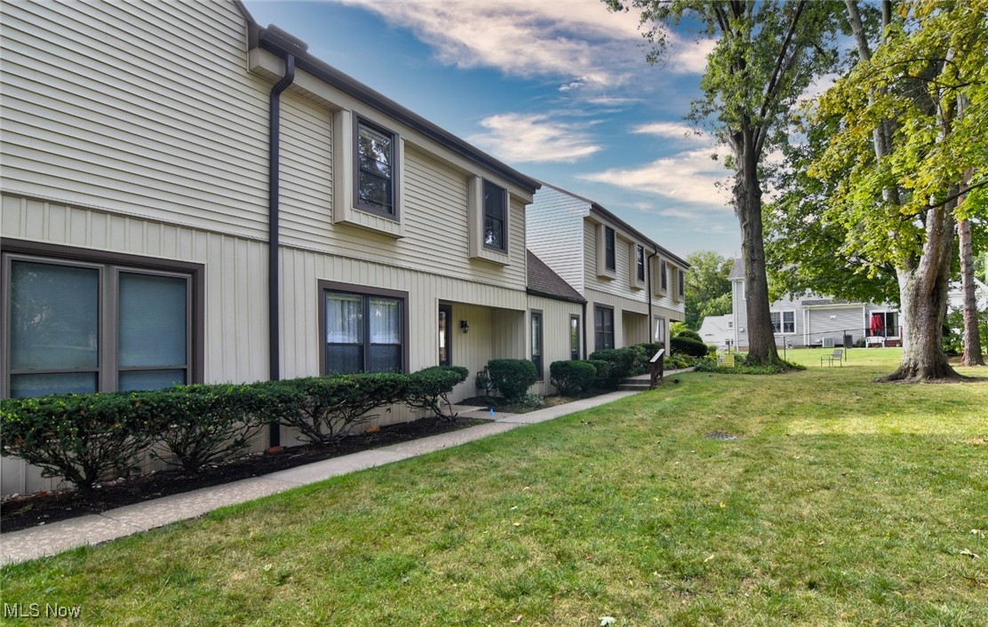Welcome to this beautifully appointed 4-bedroom, 3.5-bath condominium in highly desirable Mayfield Heights! Offering both comfort and convenience, this home features an oversized first-floor master suite, perfect for single-level living.
The open-concept design seamlessly connects the living, dining, and kitchen areas—ideal for entertaining or everyday living. Upstairs, you’ll find spacious additional bedrooms and baths to accommodate family or guests.
Enjoy your private backyard retreat, a rare find in condominium living. The location couldn’t be better—just minutes from shopping, dining, hospitals, and more!
This home combines style, space, and location in one exceptional package. Don’t miss your opportunity to make it yours! The seller includes home warranty!