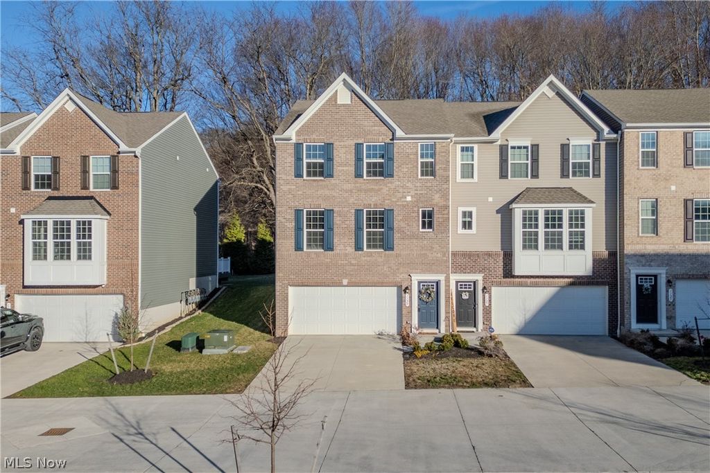 Photo of 1129 Bean Lane, Akron, OH 44313 (MLS # 5192053)