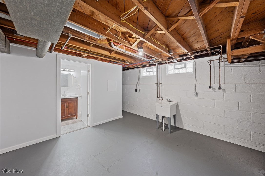 4607 Longwood Avenue, Parma, Ohio image 29