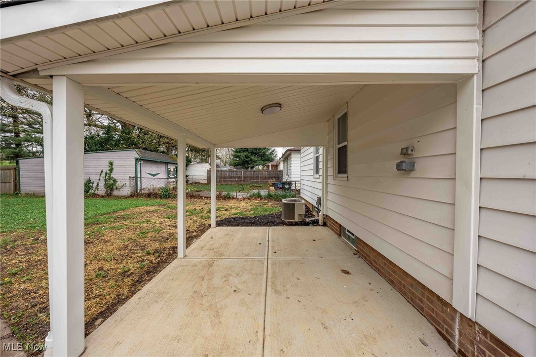 4607 Longwood Avenue, Parma, Ohio image 33