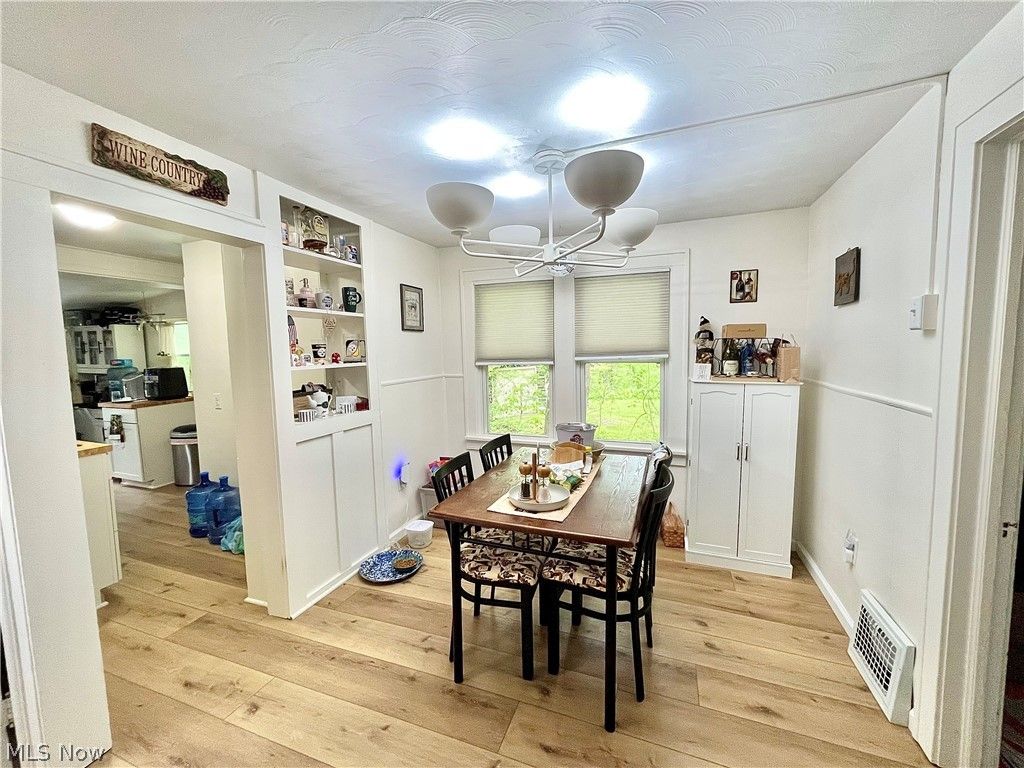 Photo of 114 Grandview Avenue, Conneaut, OH 44030 (MLS # 5223972)