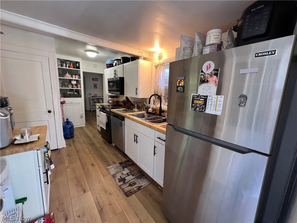 Photo of 114 Grandview Avenue, Conneaut, OH 44030 (MLS # 5223972)