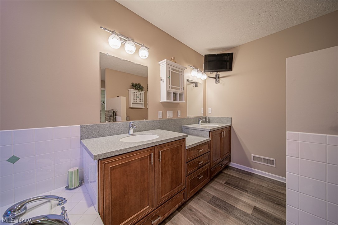 Mentor Garden Fwy Estate 03 - Residential