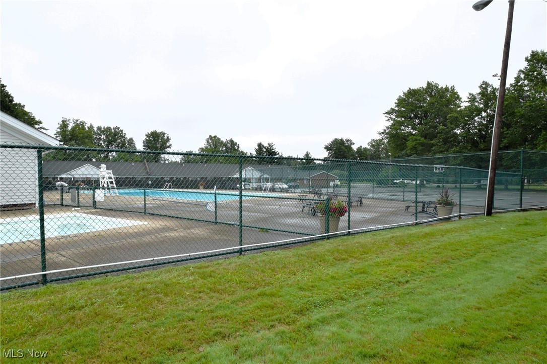 5512 Sutton Lane #D, Willoughby, Ohio image 34